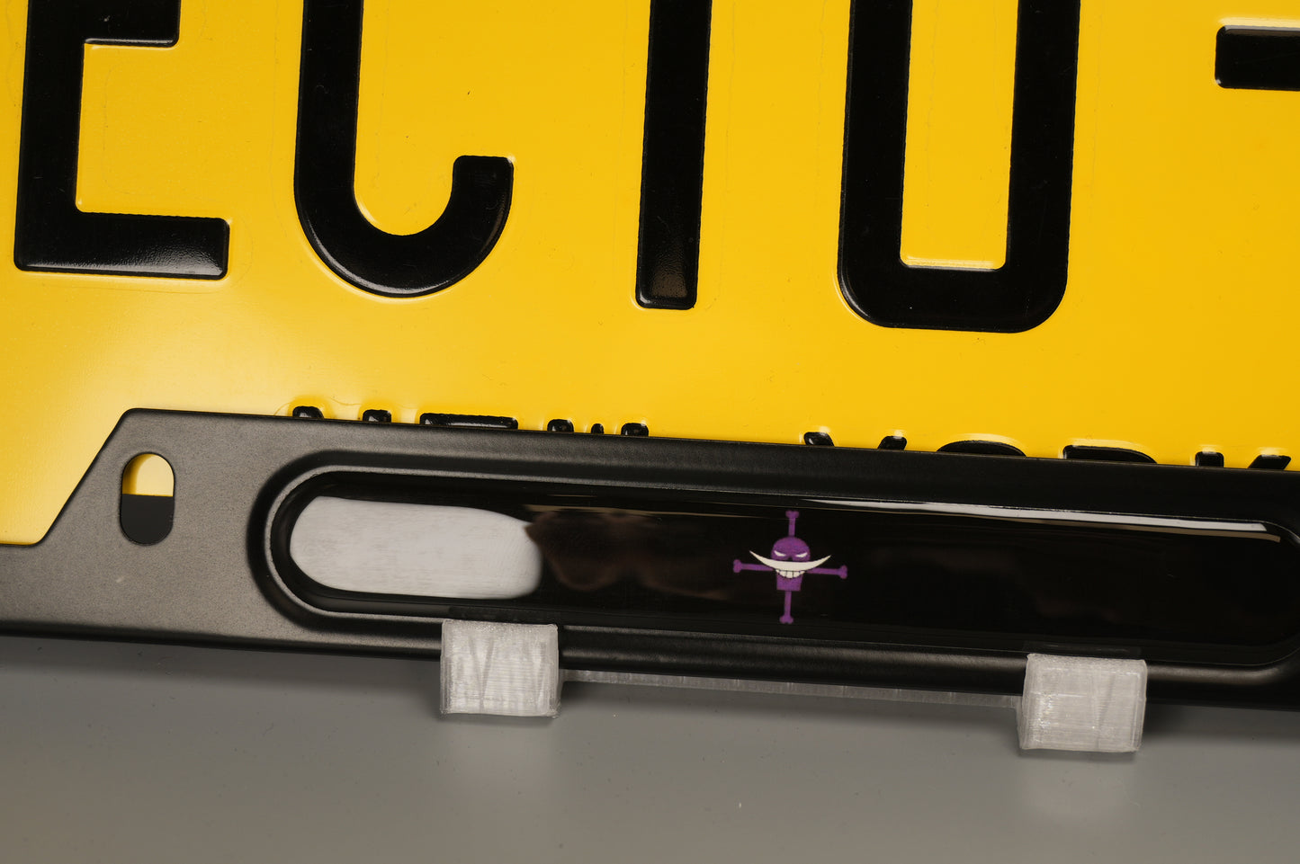 License plate frame aluminum - Anime White beard jolly roger