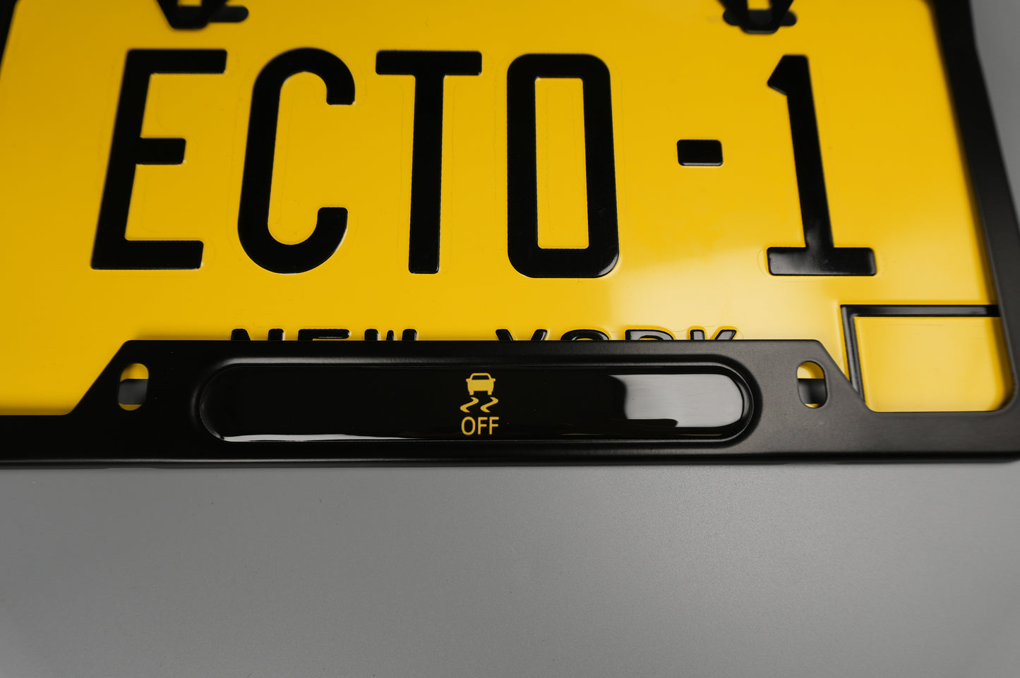 License plate frame aluminum CEL - Traction off