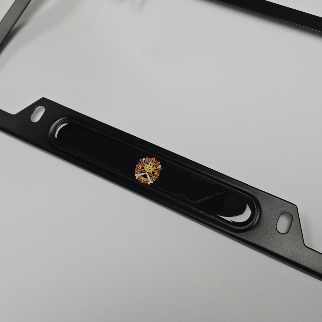 Anime One Piece Jolly Roger Flag on thousand sunny   aluminum License plate frame (Copy)